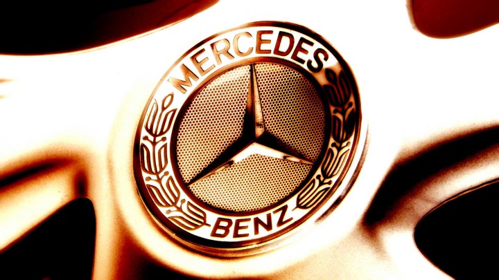 Khám phá thiết kế logo Mercedes Benz