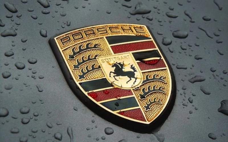 người thiết kế logo Porsche vẫn còn là bí ẩn