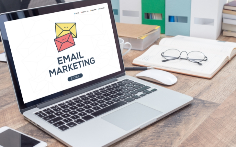 thực hiện Email Marketing