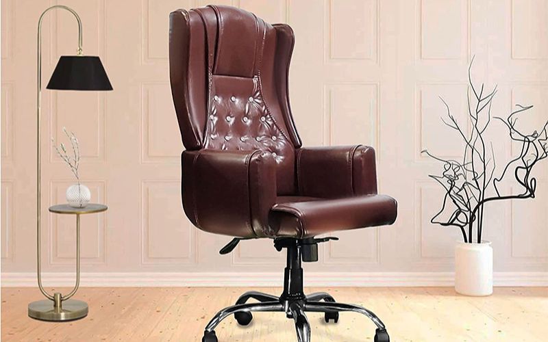 Cách chọn ghế giám đốc trung niên