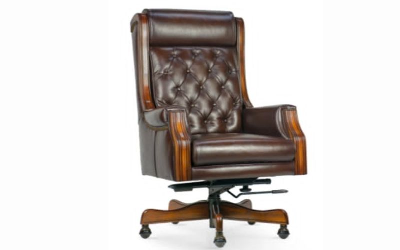 ghế giám đốc trung niên